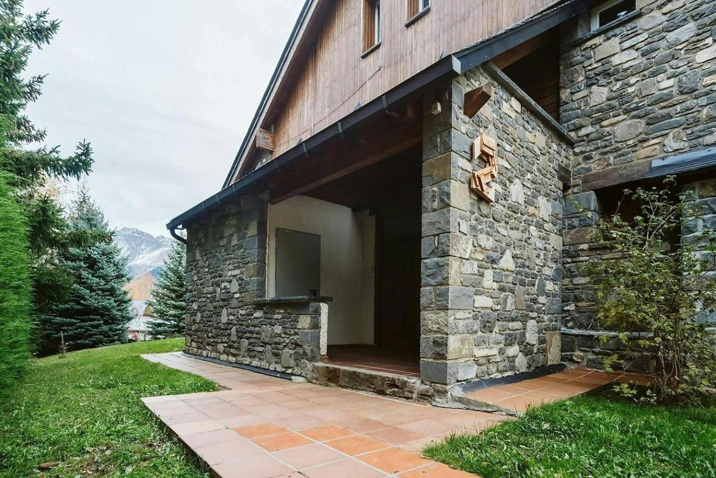Olympia Tus Mascotas Son Bienvenidas Formigal Esterno foto