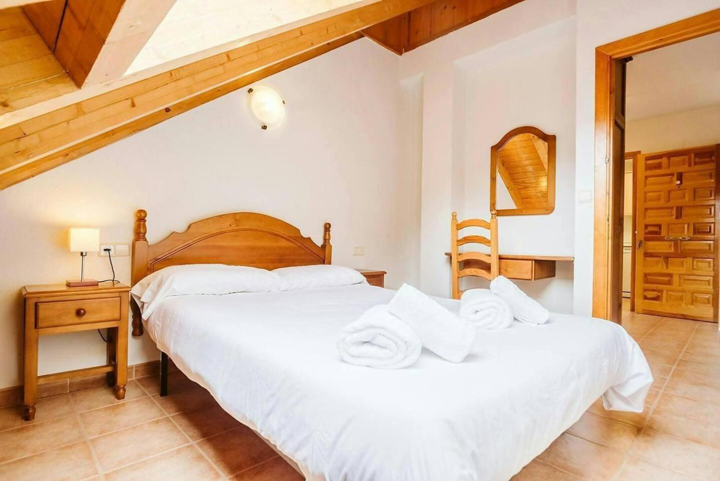 Olympia Tus Mascotas Son Bienvenidas Formigal Esterno foto