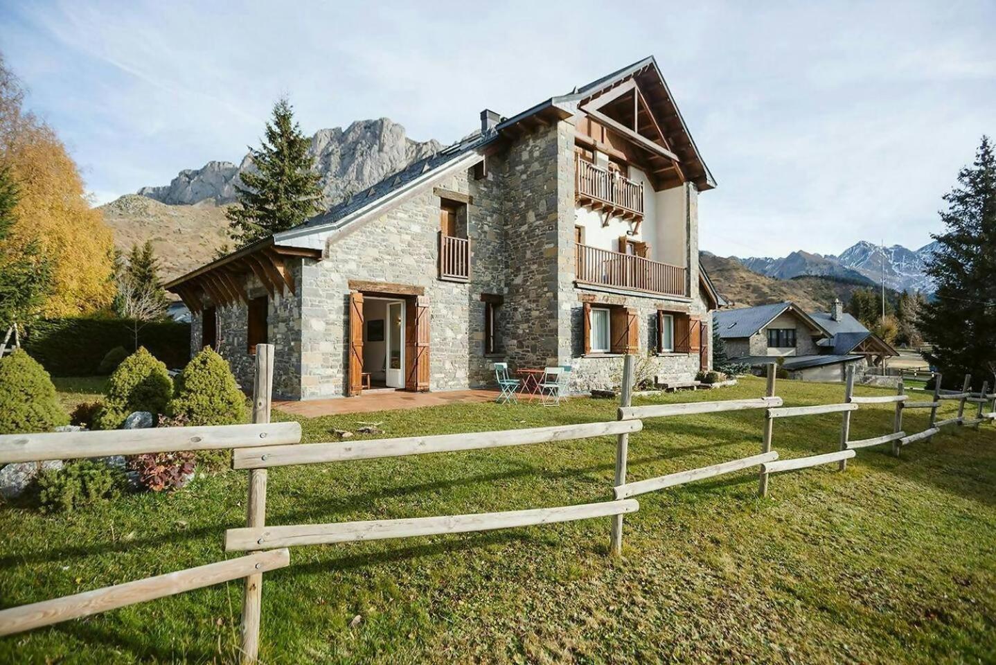 Olympia Tus Mascotas Son Bienvenidas Formigal Esterno foto